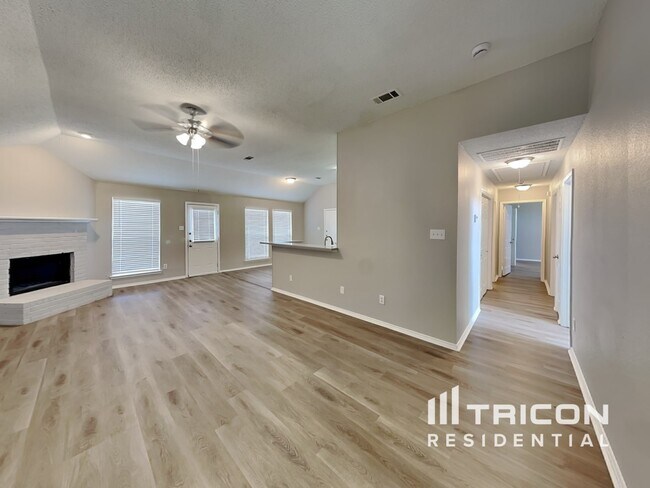 Building Photo - 1506 Vancouver Dr