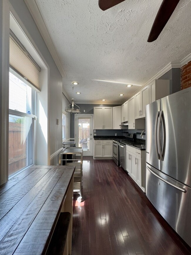 Building Photo - Cozy 2 Bedroom/2 Bathroom Townhome in Cant...
