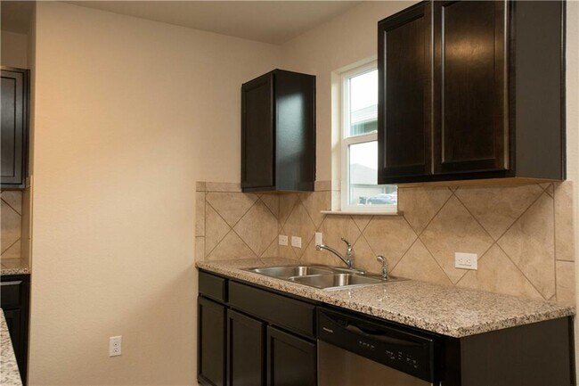 Building Photo - 142 Sulphur River Lp
