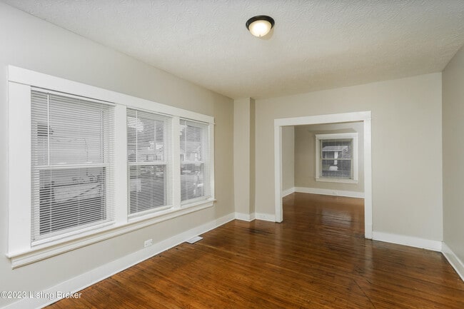 Foto del edificio - 1812 W Gaulbert Ave