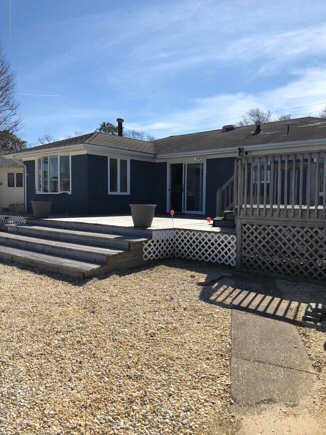 Building Photo - 508 Middle Branch Dr