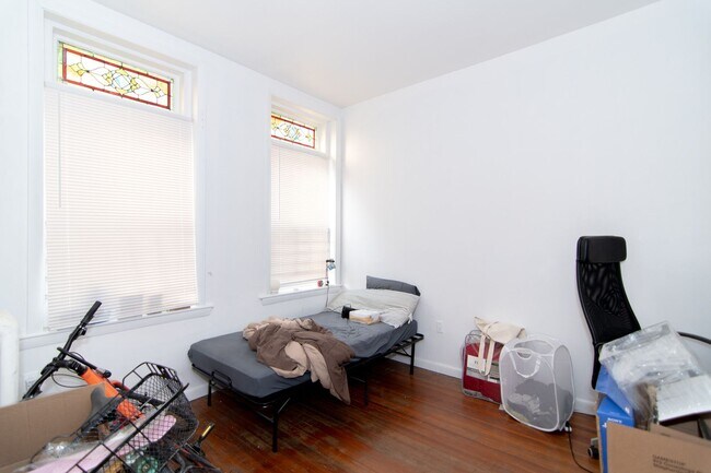 Building Photo - Allston / Packard's Corner 4 Bed on Brighton Ave for Sept 1st.  Heat Inc, Laundry, Student Friend...