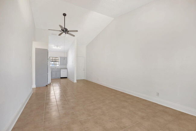 Building Photo - 321 Norwood Terrace