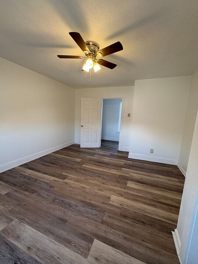 Foto del edificio - 134 Central Ave