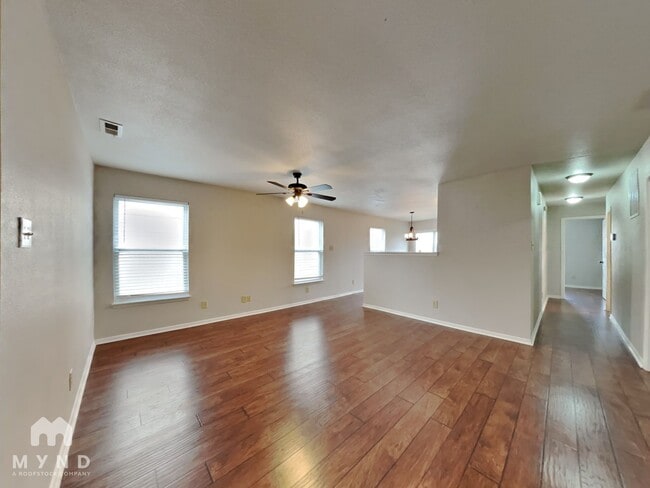 Building Photo - 8423 Sansa St