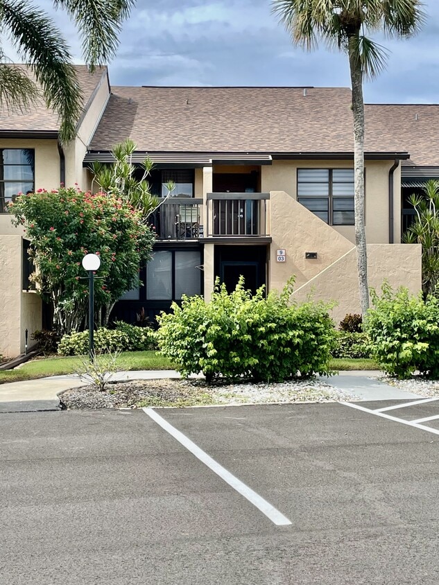 Photo - 15493 Admiralty Cir (North Fort Myers, FL)