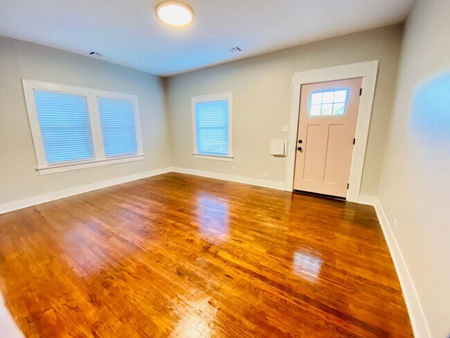 Foto del edificio - Updated 2 bedroom home with appliances!