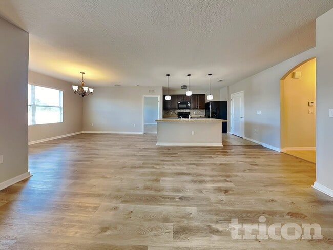 Building Photo - 4262 Roberta Dr