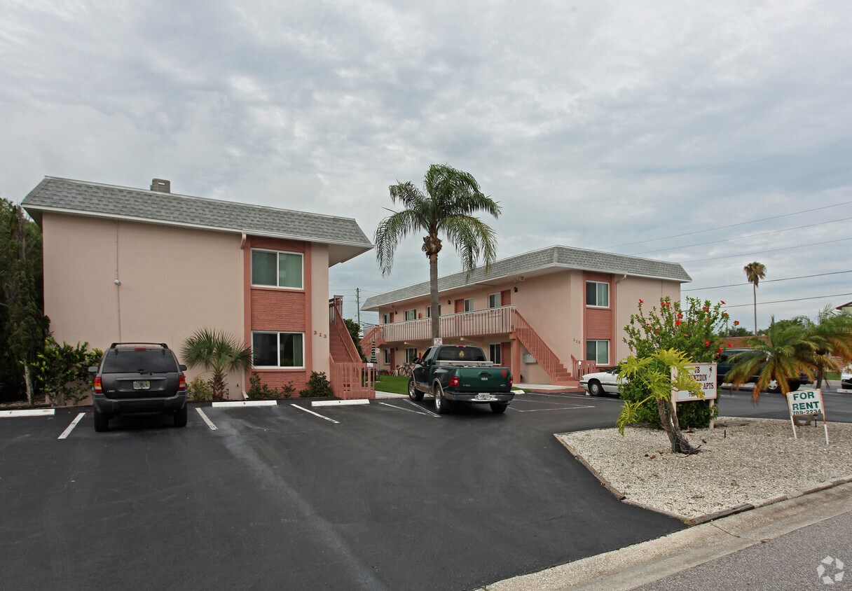 Building Photo - 313 Woodette Dr