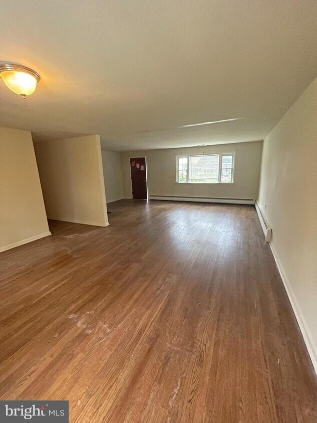 Primary Photo - 120 Keys St