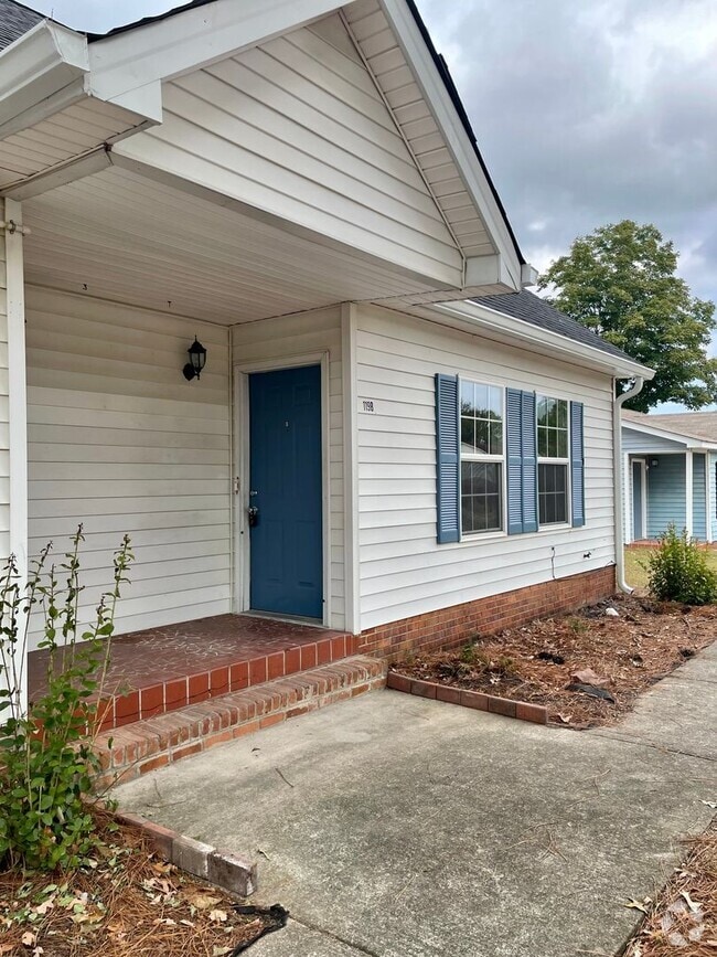 Building Photo - 119 Villa Ct