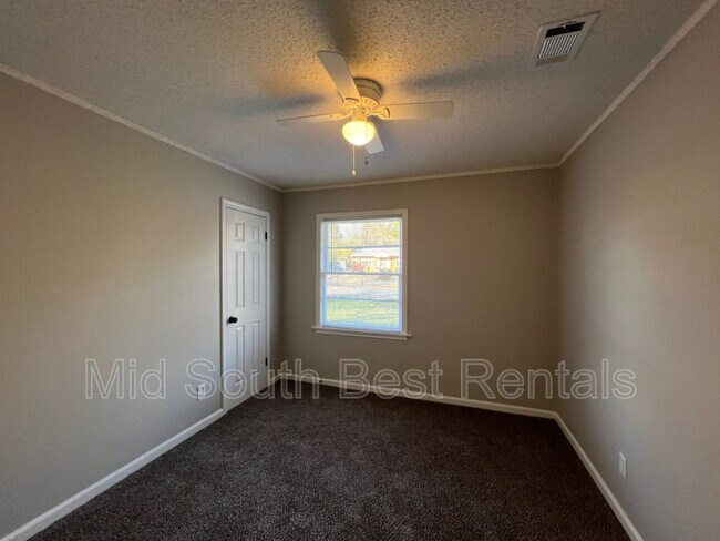 Foto del edificio - 515 Holiday Dr