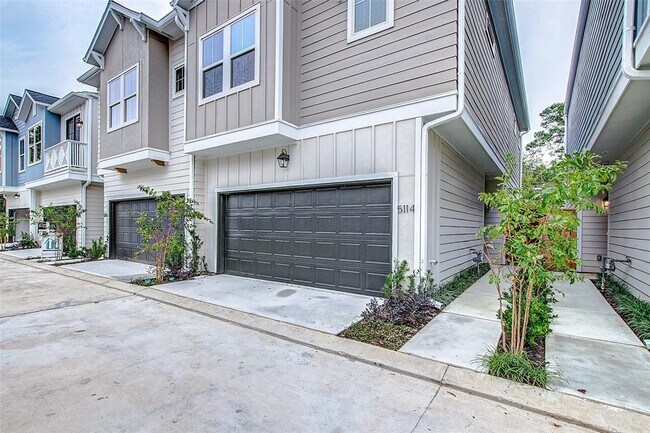 Foto del edificio - 5105 Pine Reach Dr