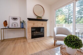 Building Photo - 285 Reflections Dr