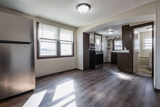 Building Photo - 936 Redfield St