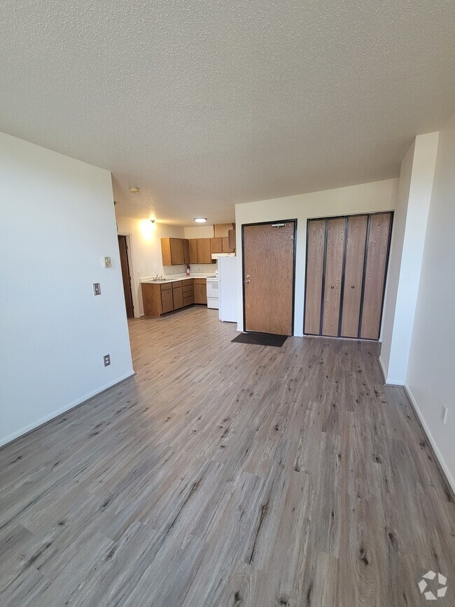 Building Photo - 313 N Riverfront Dr