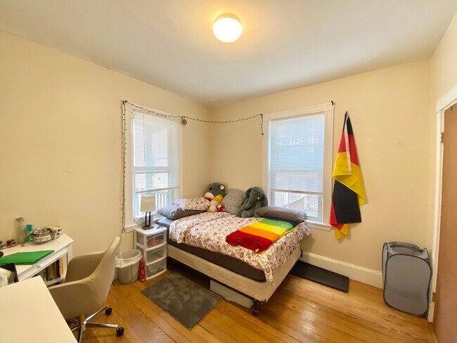 Foto del edificio - 21 Bucknam St