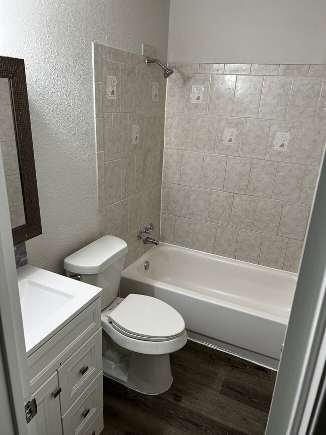 Building Photo - 230 N Holly Ave