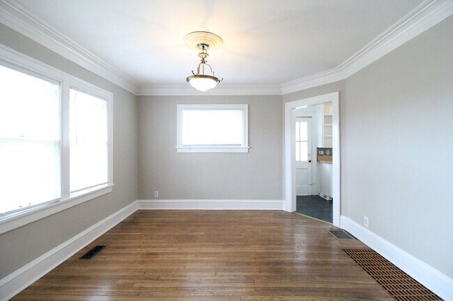 Foto del edificio - 2 Bedroom 1 Bath Home In Brookside