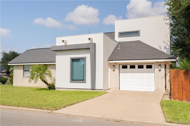 Building Photo - 7831 Wagon Trail Dr