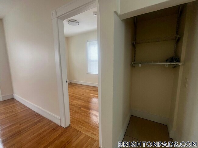 Building Photo - 110 Murdock St