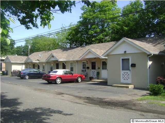 Primary Photo - 66 Main St
