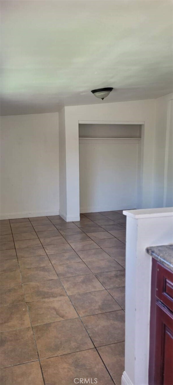 Building Photo - 9621 San Vincente Ave