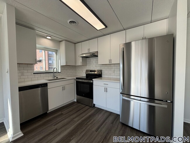 Building Photo - 53 Hill Rd