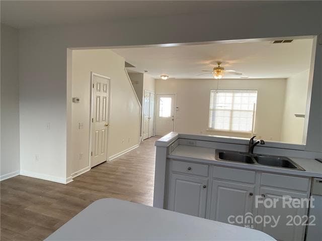 Building Photo - 3275 Mannington Dr