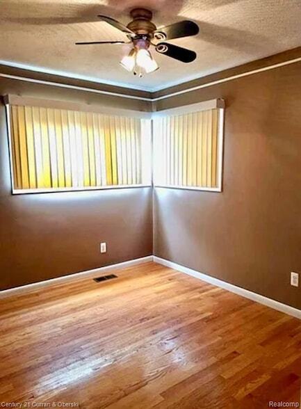 Foto del edificio - 32200 Fairchild St