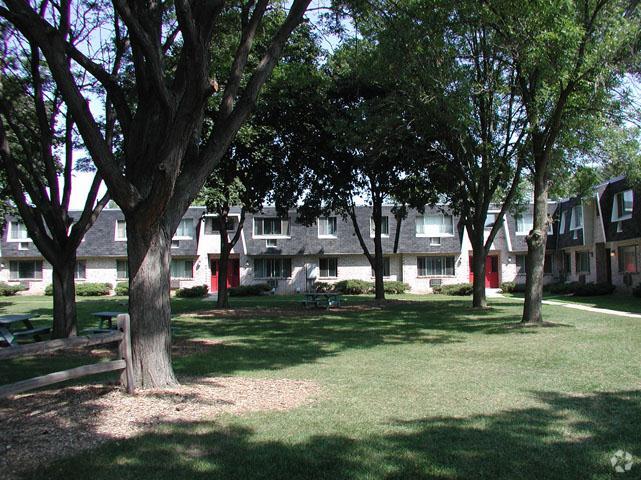 Patio - Valley Green Apartment Homes