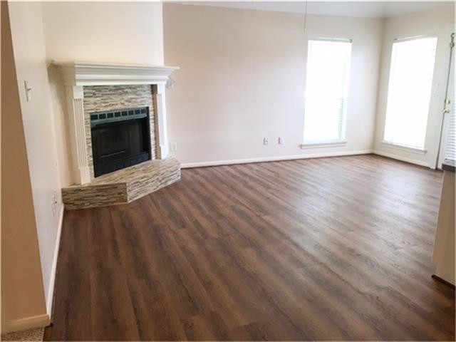 Building Photo - 400 N Rivershire Dr