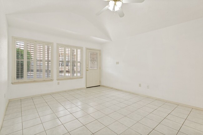 Building Photo - 2-BEDROOM, 2.5-BATHROOM + FLEX SPACE DUPLEX/CONDOMINIUM IN TERRELL HEIGHTS