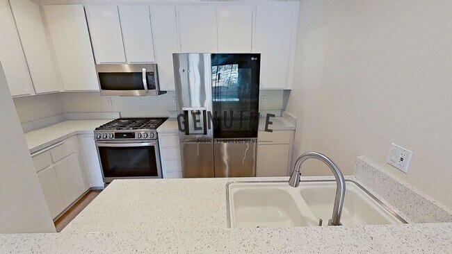 Foto del edificio - 1 Bedroom ~ Live in the Heart of South Coa...
