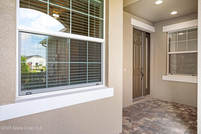 Foto del edificio - 8313 Loren Cove Dr