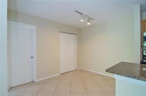 Building Photo - 1 br, 1 bath  - Lakes of Jacaranda