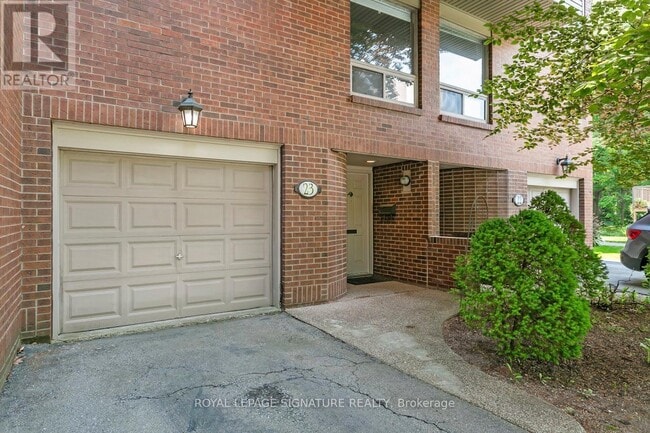 Building Photo - 1250-1250 Marlborough Ct