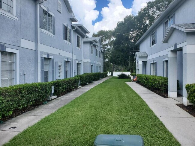 Foto del edificio - 7350 E Bank Dr