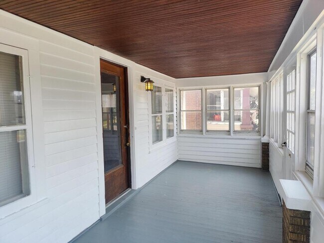Building Photo - 10 Rockwood Ave