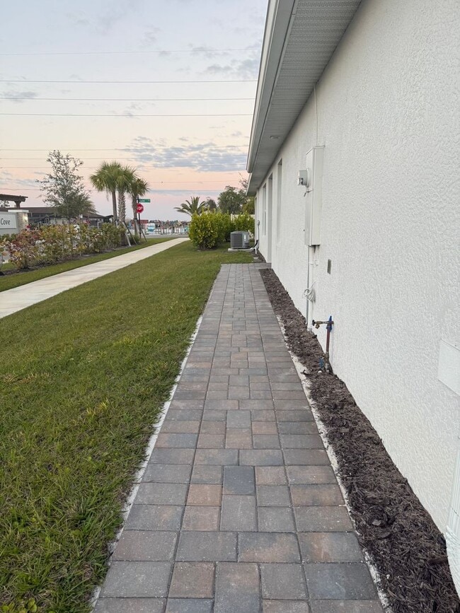 Building Photo - New Villa in Sea Cove