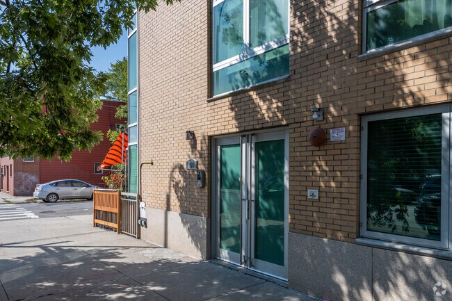 Entrance - 117 Kingsland Ave