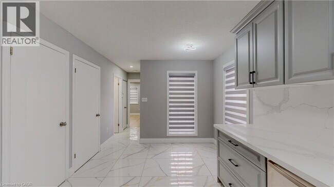 Photo du bâtiment - 133 Wake Robin Dr