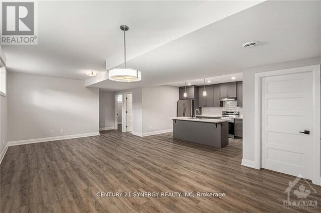 Building Photo - 834 Namur St