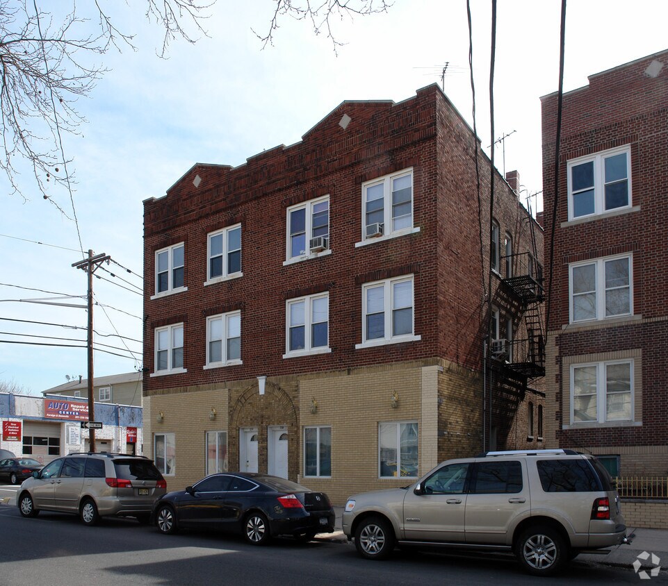 232 Avenue B, Bayonne, NJ 07002 Apartments in Bayonne, NJ