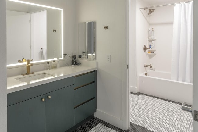 Foto del edificio - The Laureate