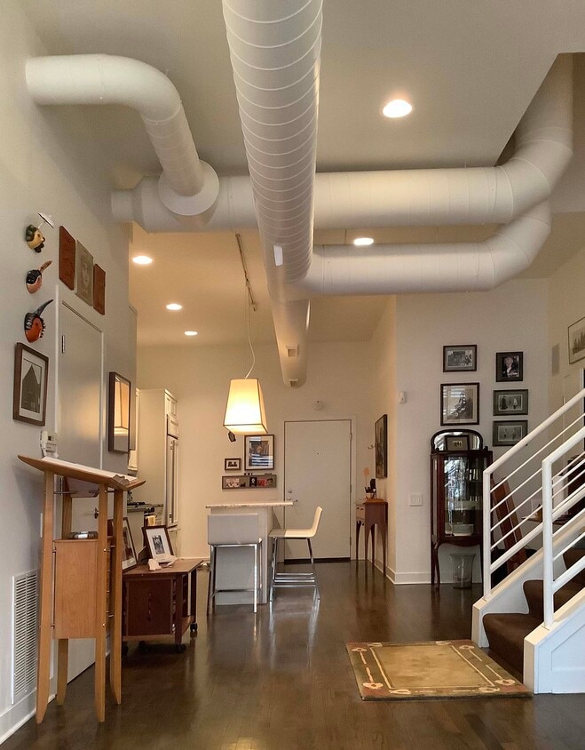 5115 N Clark St Unit Unique Duplex, Chicago, IL 60640 Condo for Rent