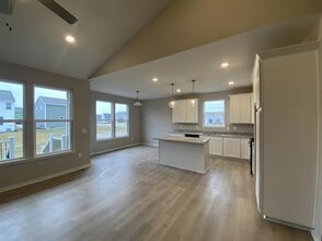 Building Photo - 2133 Shale Dr
