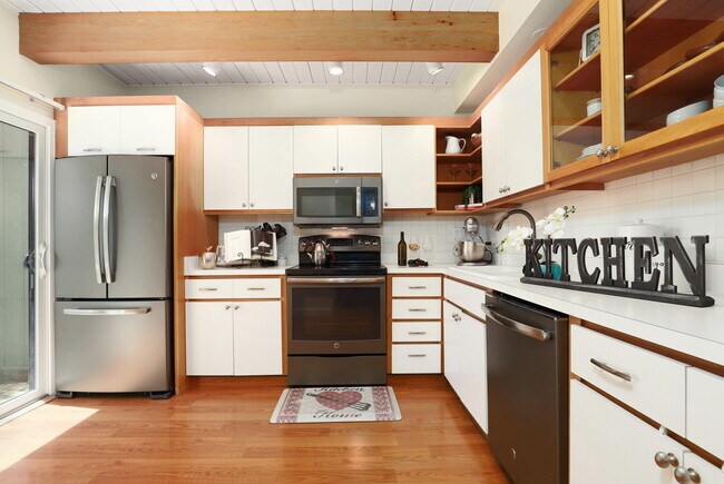 Foto del edificio - 1424 Ashwood Dr