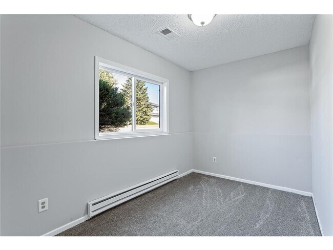 Foto del edificio - 14772 Lower Endicott Way