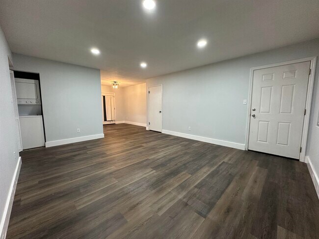 Foto del edificio - 1951 N Meridian Rd